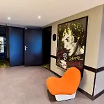 Greet Bordeaux Arena 3* フロワラック