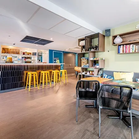 Greet Bordeaux Arena Otel 3*