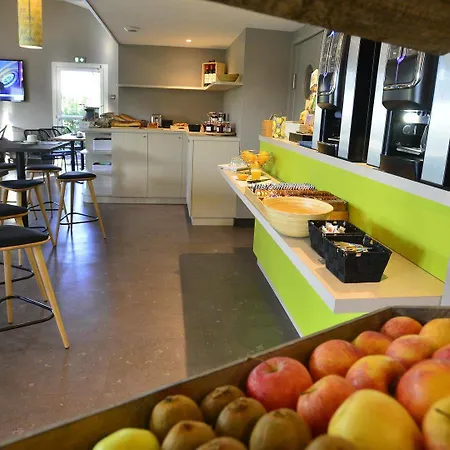 Greet Bordeaux Arena Otel 3*