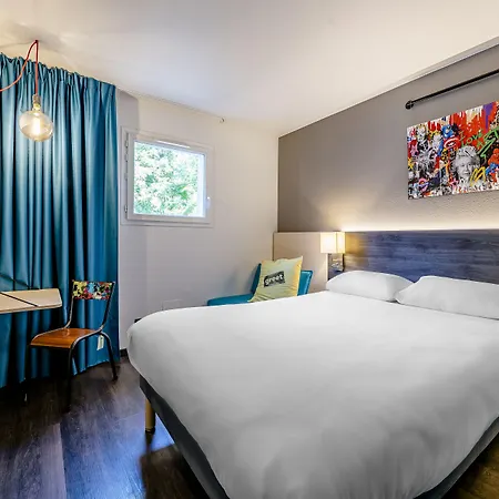 Greet Bordeaux Arena Otel 3*